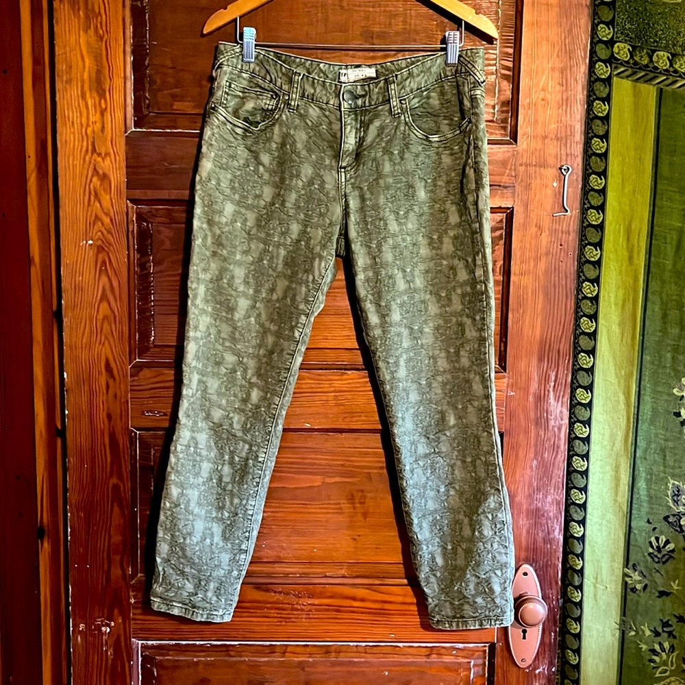 Free people size 10 skinny stretch jeans with lace texture